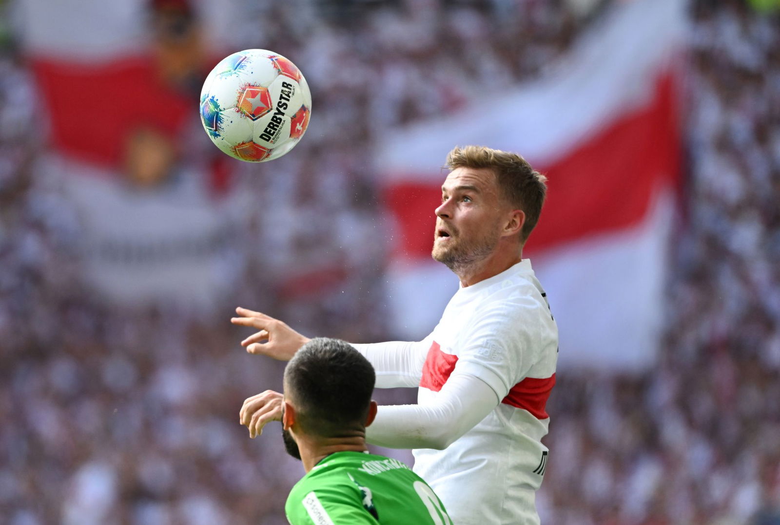 Am Ende obenauf: Maximilian Mittelstädt mit dem VfB