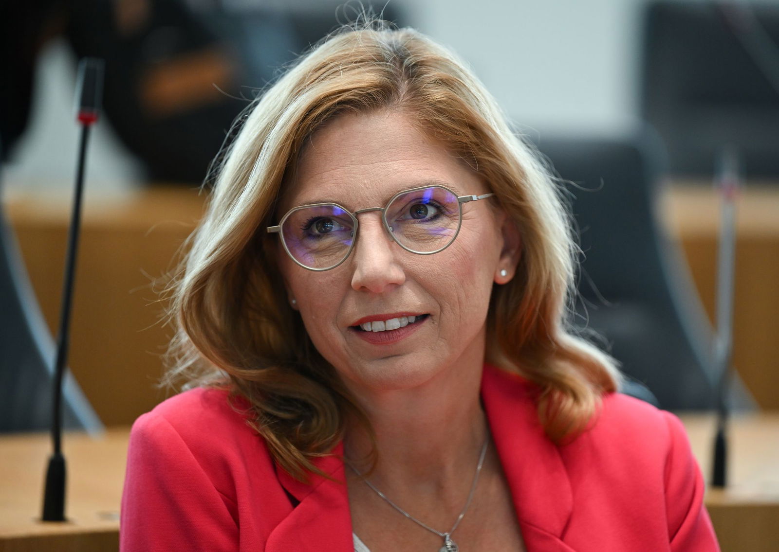 Sabine Bätzing-Lichtenthäler stellt sich auf dem Parteitag zur Wiederwahl als SPD-Landesvorsitzende. (Archivbild)