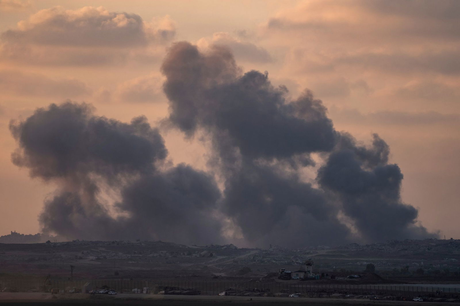 Israels Armee greift im Gazastreifen weiter an. (Archivbild) 