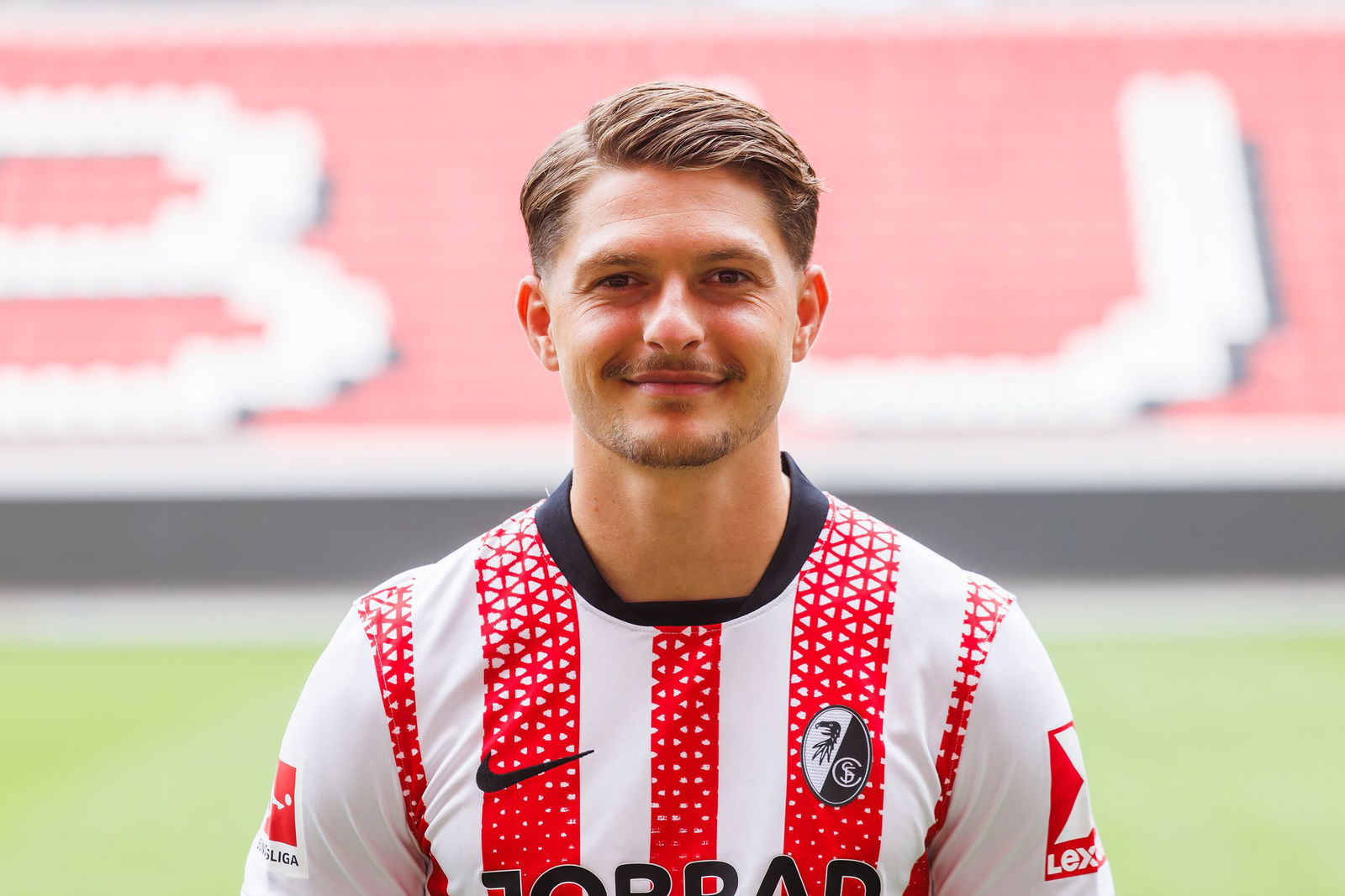 Florent Muslija spielt in Zukunft in einem anderen Trikot.
