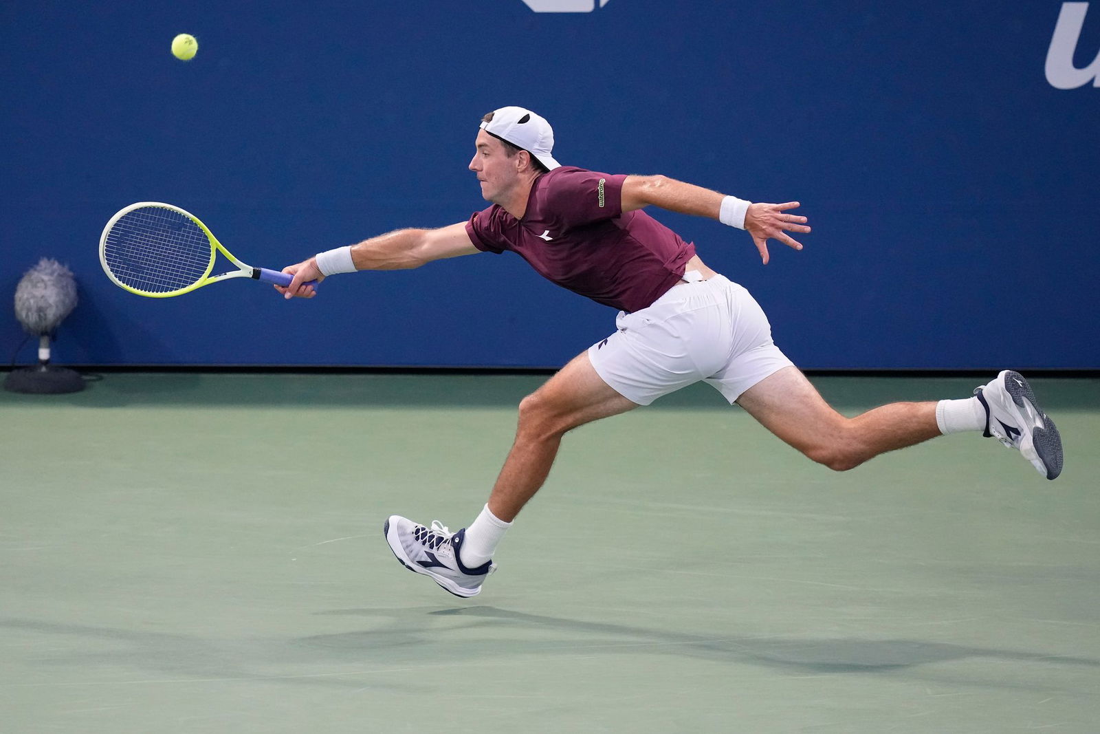 Jan-Lennard Struff überrascht bei den US Open mit einem Sieg gegen Holger Rune.