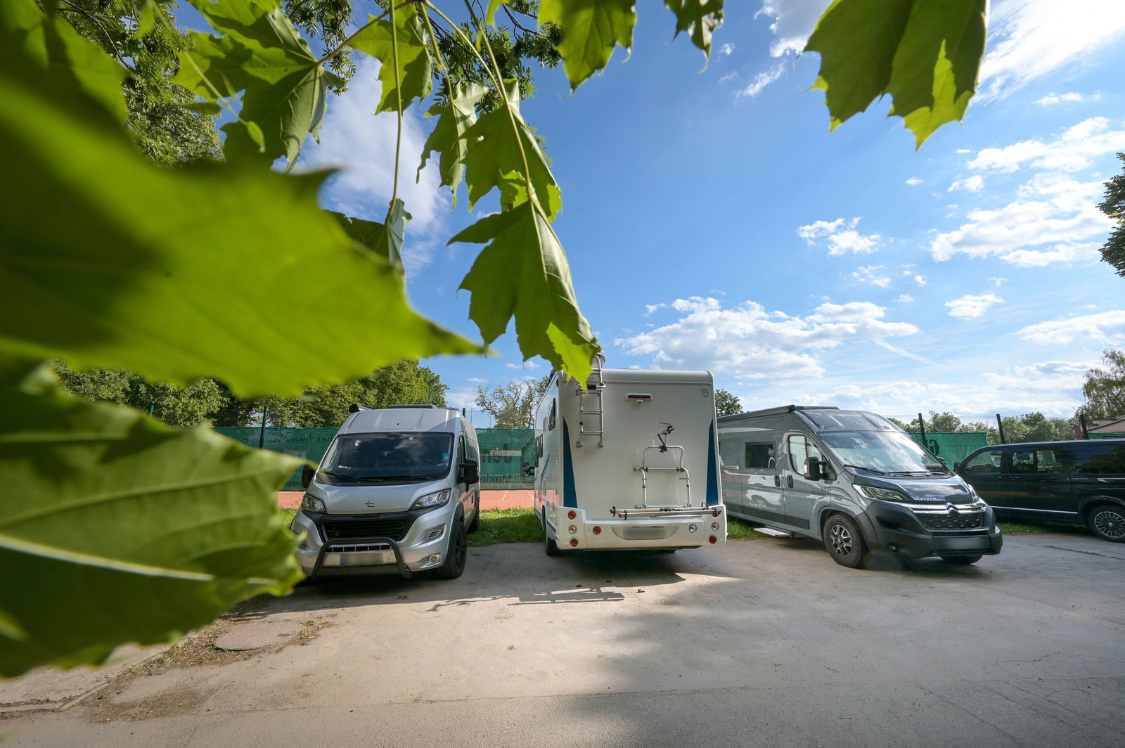 Rheinland-Pfalz lag 2024 mit 10,2 Wohnmobilen pro 1.000 Einwohner im deutschlandweiten Vergleich auf Platz fünf. (Symbolbild) 