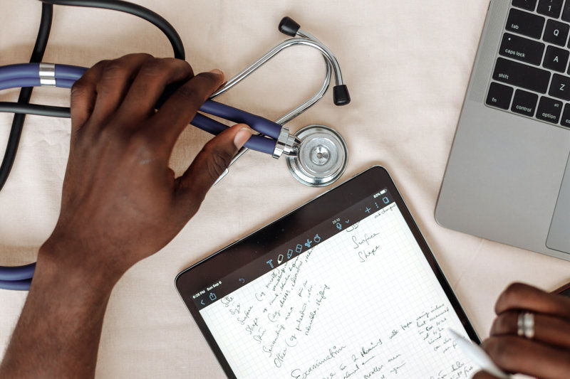 arzt am tablett, vogelp