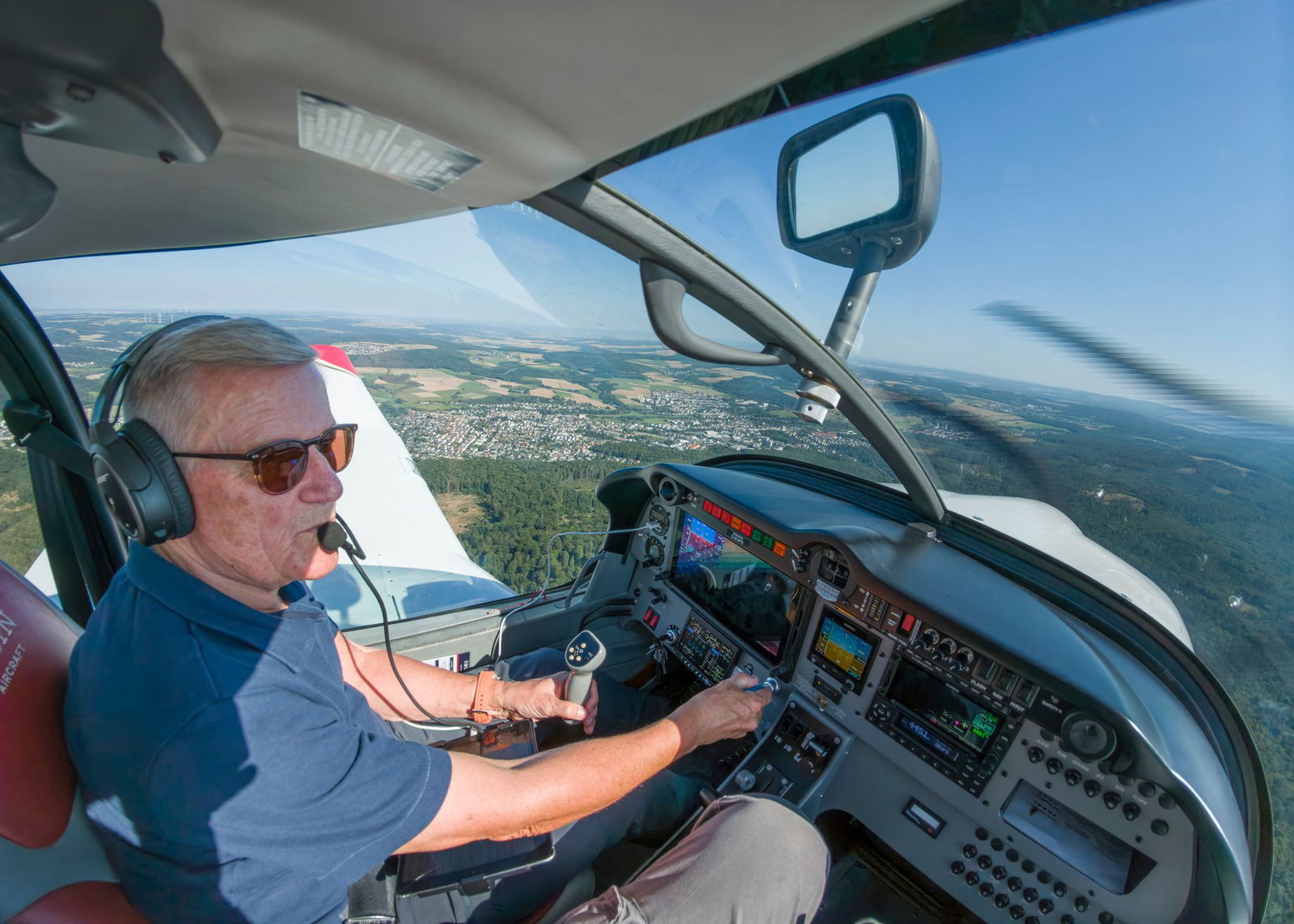 Andreas Kroemer fliegt schon seit den 1970er Jahren. 