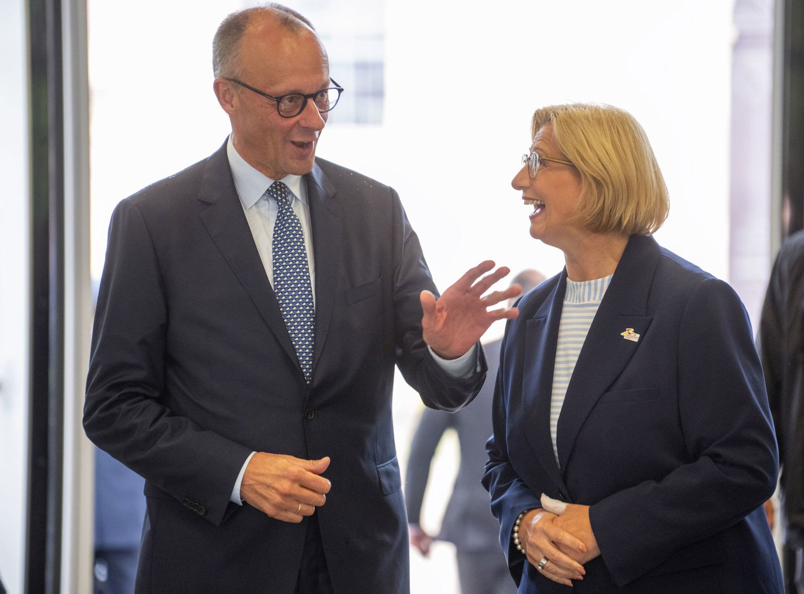 Merz bekennt sich zur deutschen Stahlindustrie