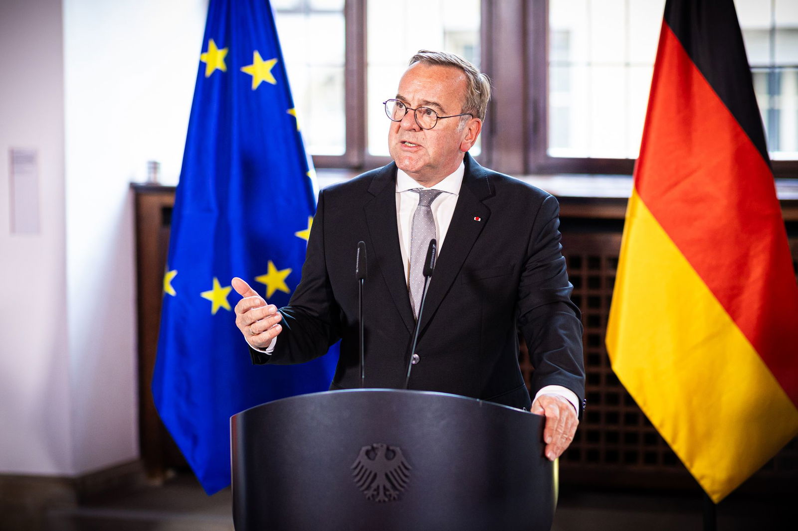 Für Pistorius steht der deutsche Beitrag noch nicht konkret fest. 