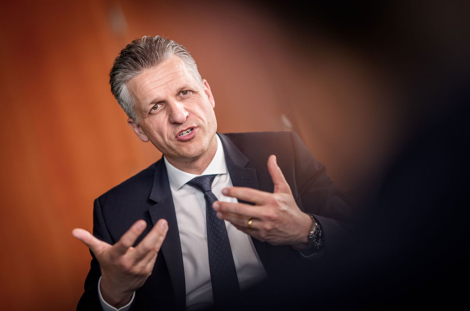 Kanzleramtschef Thorsten Frei verteidigt die Entscheidung von Bndeskanzler Friedrich Merz. (Archivbild)