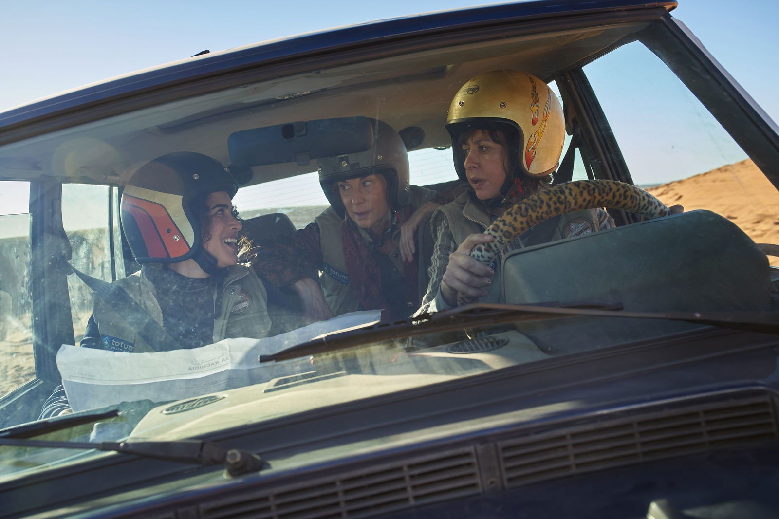 Sabrina Ouazani (v.l.n.r.) als Alice, Michèle Laroque als Diane und Valérie Bonneton als Suzanne in einer Szene des Films.