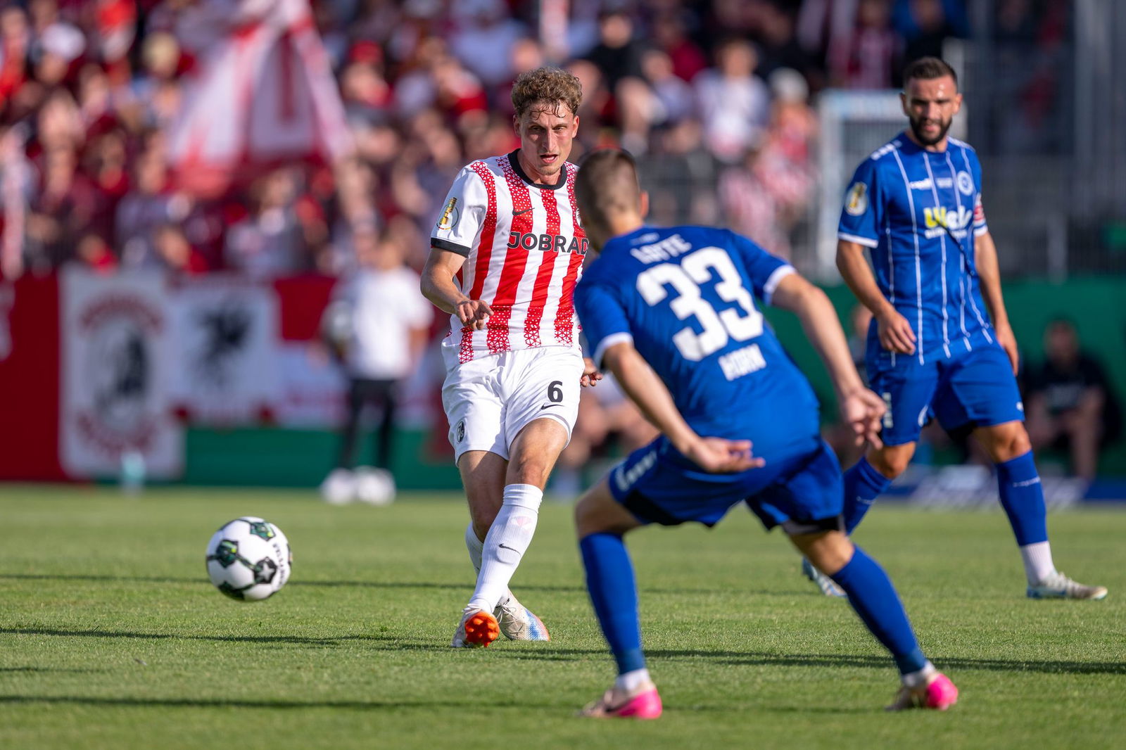 Lotte verteidigte gegen den Bundesligisten eng und kompakt. 