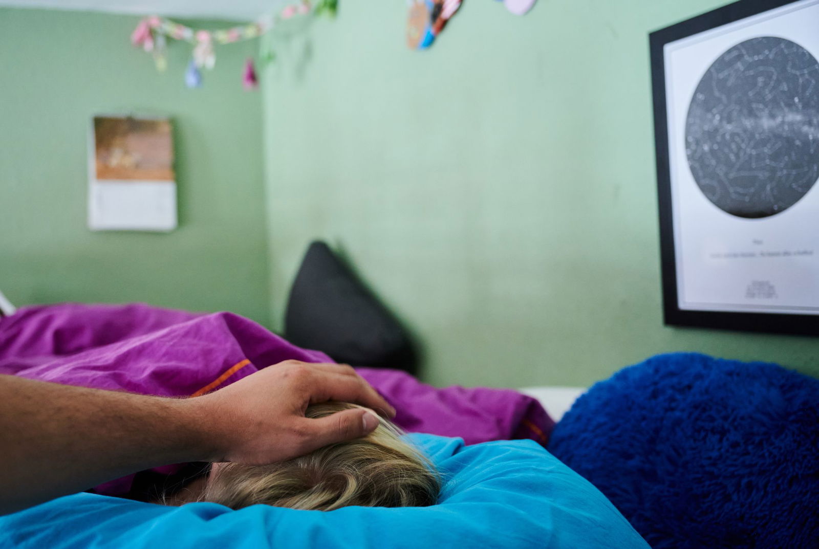 Das Kinderkrankengeld beträgt in der Regel 90 Prozent des ausgefallenen Nettoarbeitsentgelts (Symbolbild).