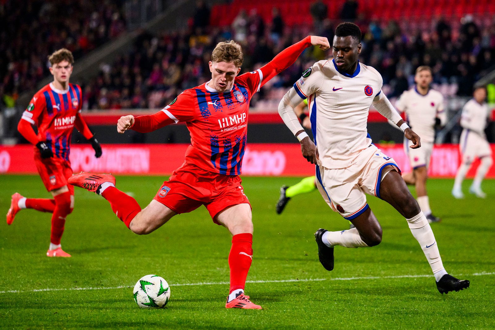 Mikkel Kaufmann kehrt nach einer Leihe aus Karlsruhe zurück.