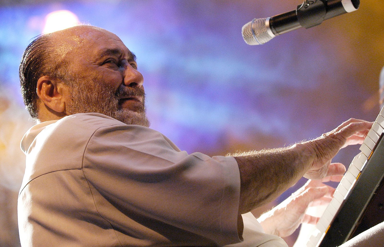 Bekannt war Palmieri für seine furiosen Konzerte, bei denen er zuweilen auch mit seinen Ellbogen auf das Klavier einhämmerte. (Archivfoto) 