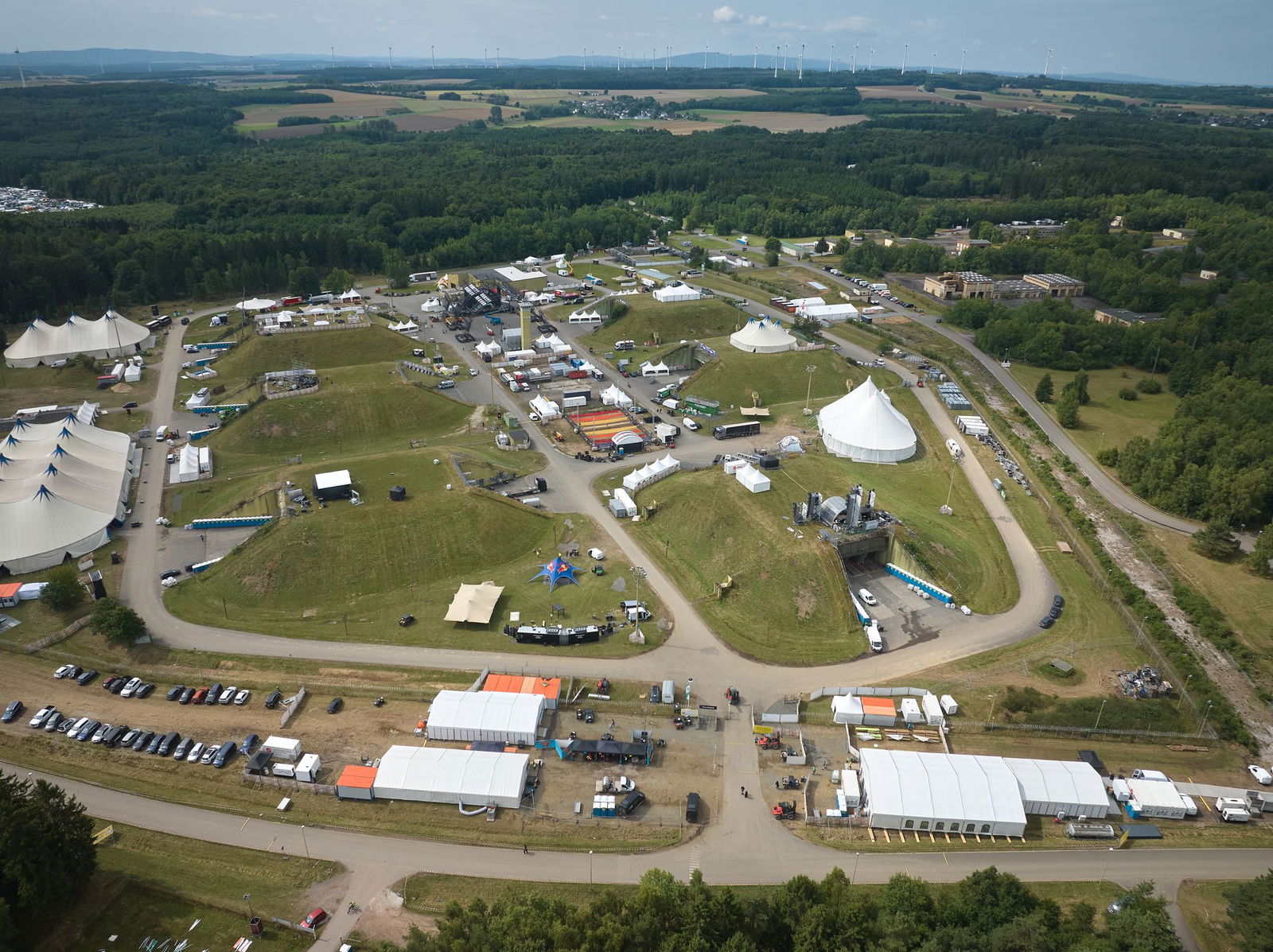 Der Aufbau für die Nature One befindet sich in den letzten Zügen.