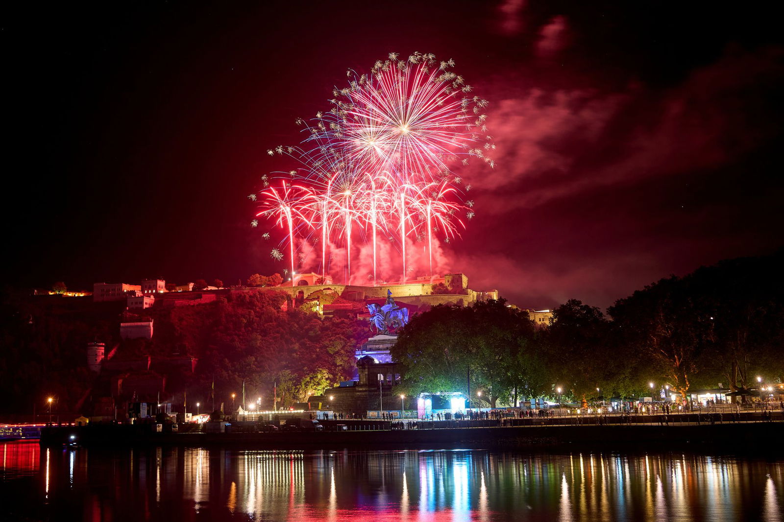 Zusätzlich zum Feuerwerk sollen dieses Jahr Drohnen zum Einsatz kommen. (Archivbild)