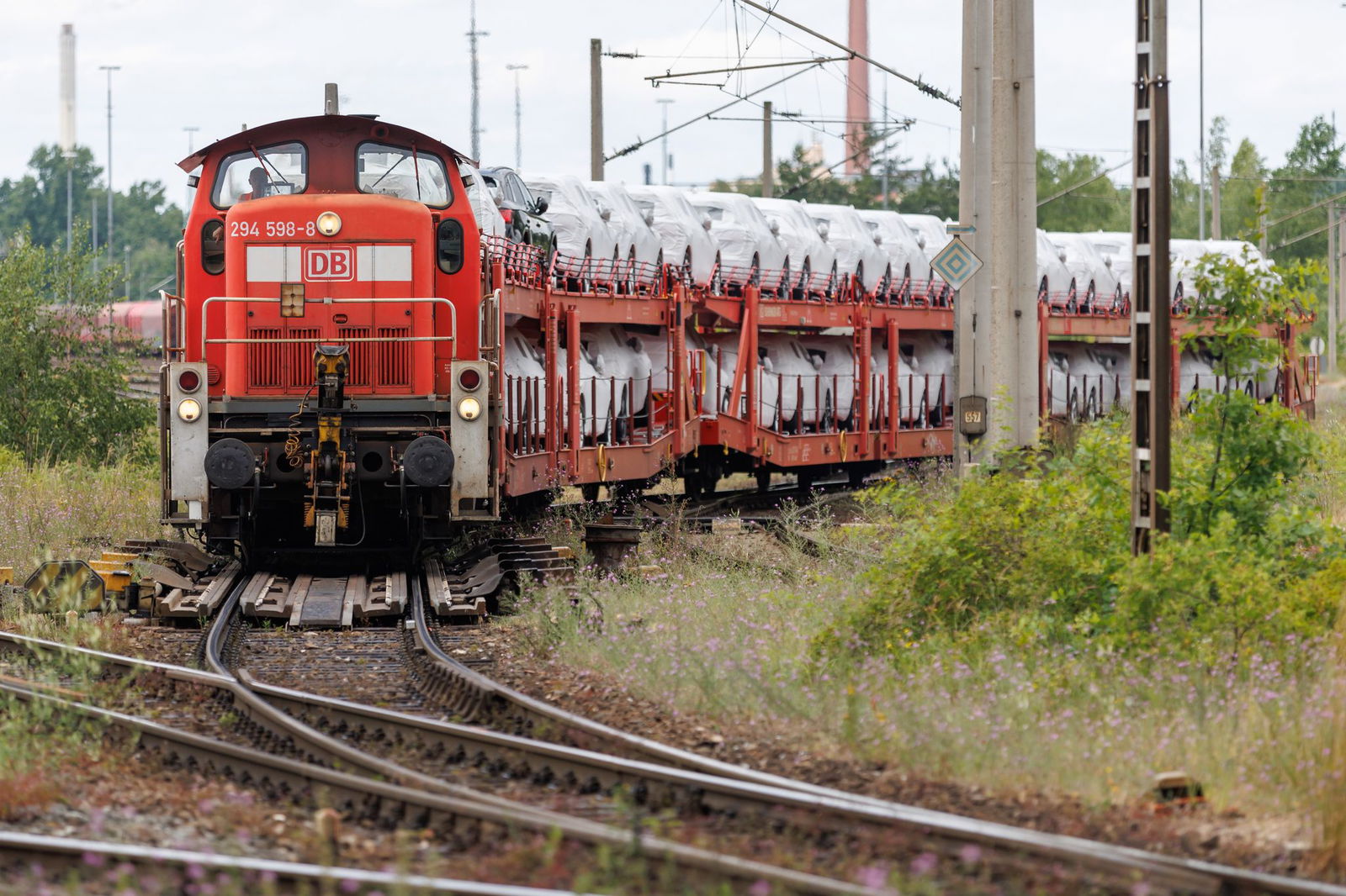 Bei DB Cargo steht derzeit alles auf dem Prüfstand - jetzt soll die Werke-Landschaft umstrukturiert werden. (Symbolbild)