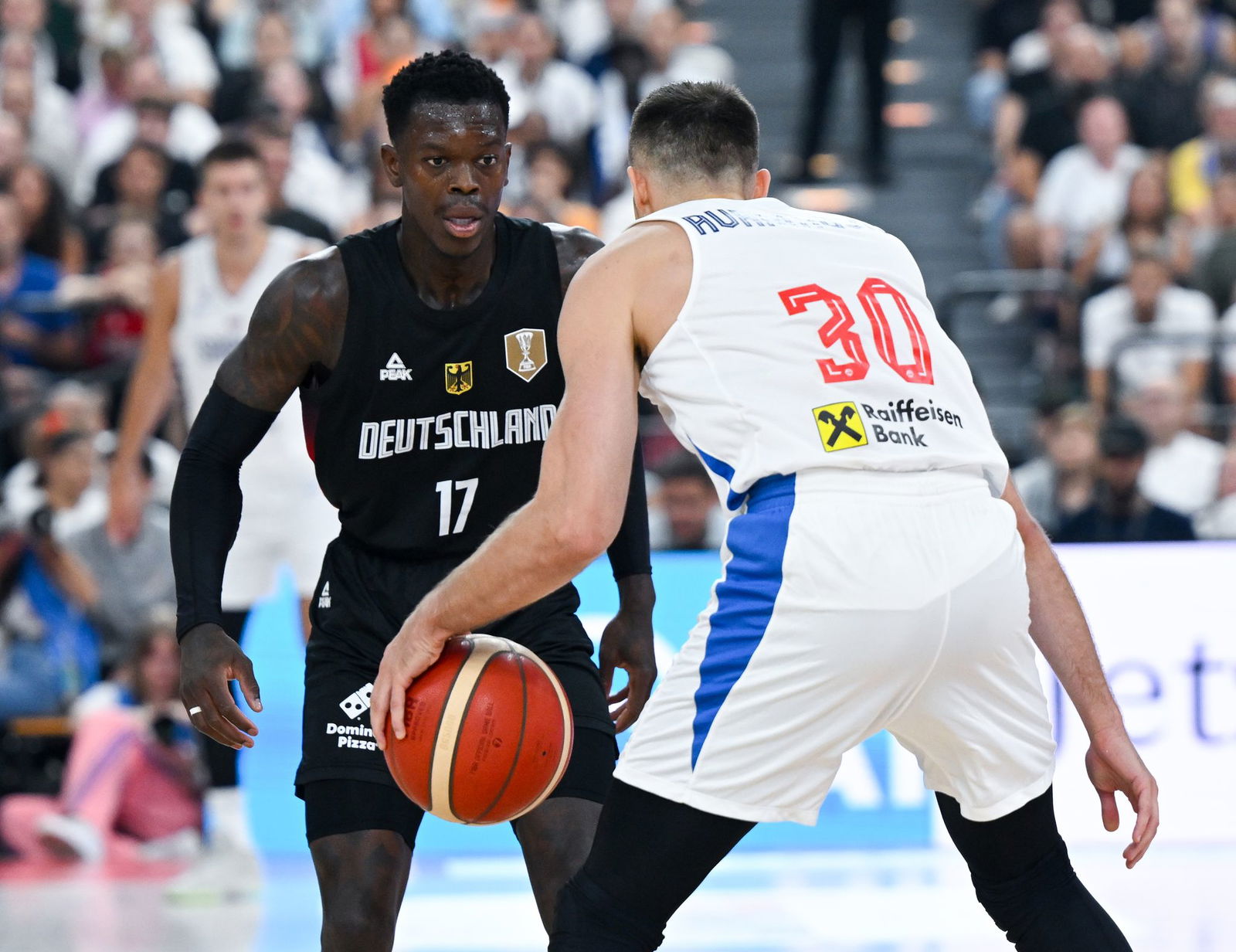 In der Defensive gefordert: Deutschlands Kapitän Dennis Schröder.