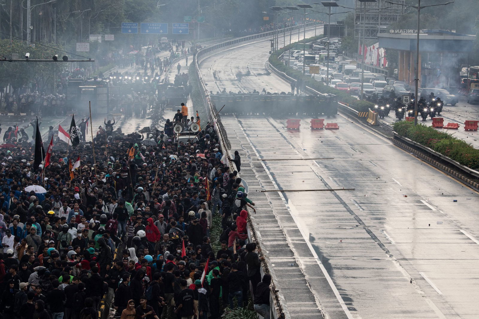 In vielen Landesteilen gibt es seit Tagen heftige Proteste.