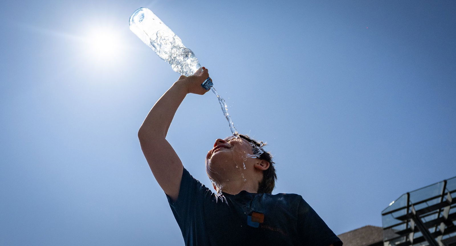 Vor allem Handwerksberufe und Kurierdienste sind von Hitze-Krankmeldungen betroffen (Archivbild)
