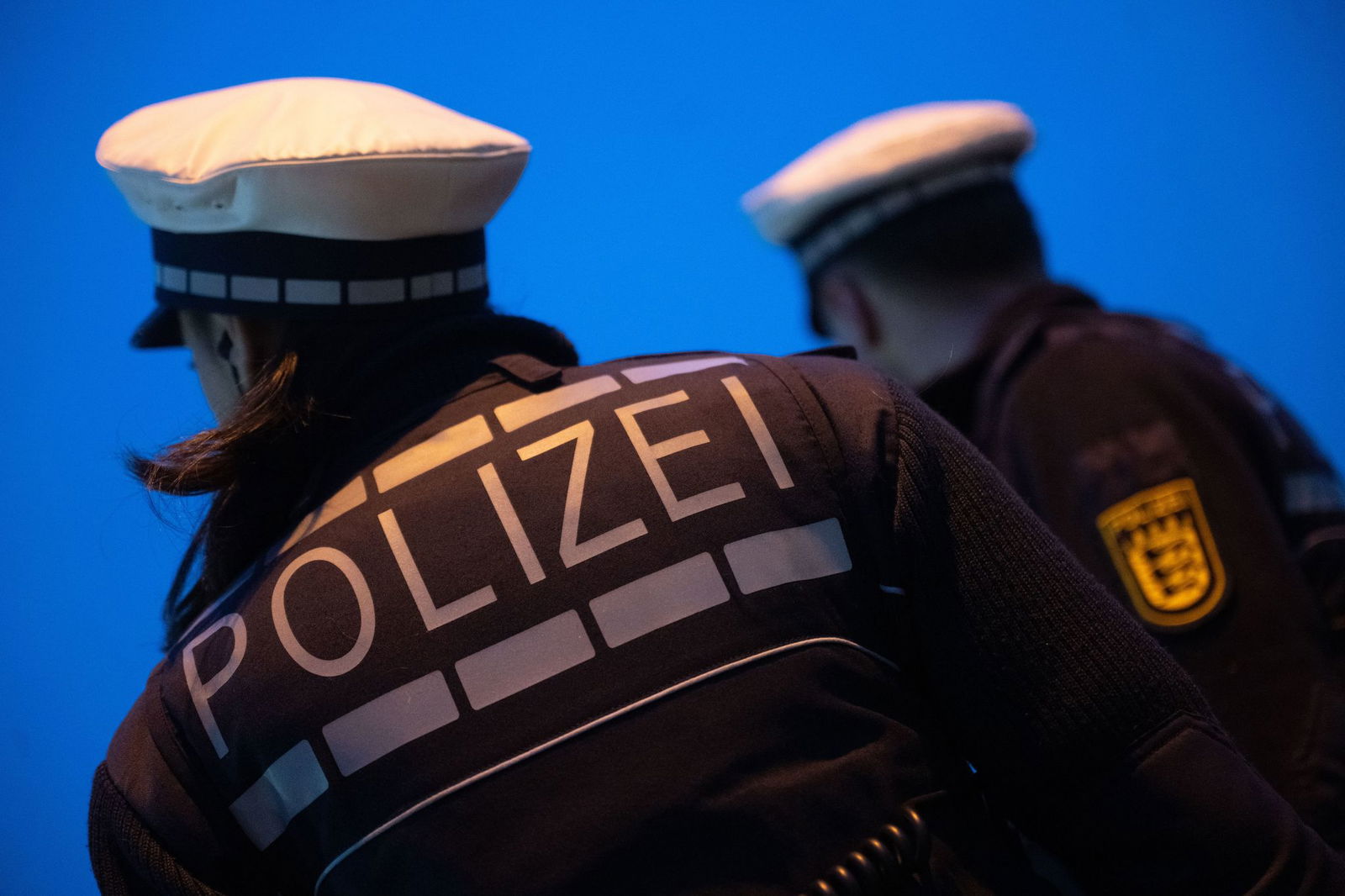 Die Polizei fahndete nach der Waffe und dem Täter. (Symbolbild)
