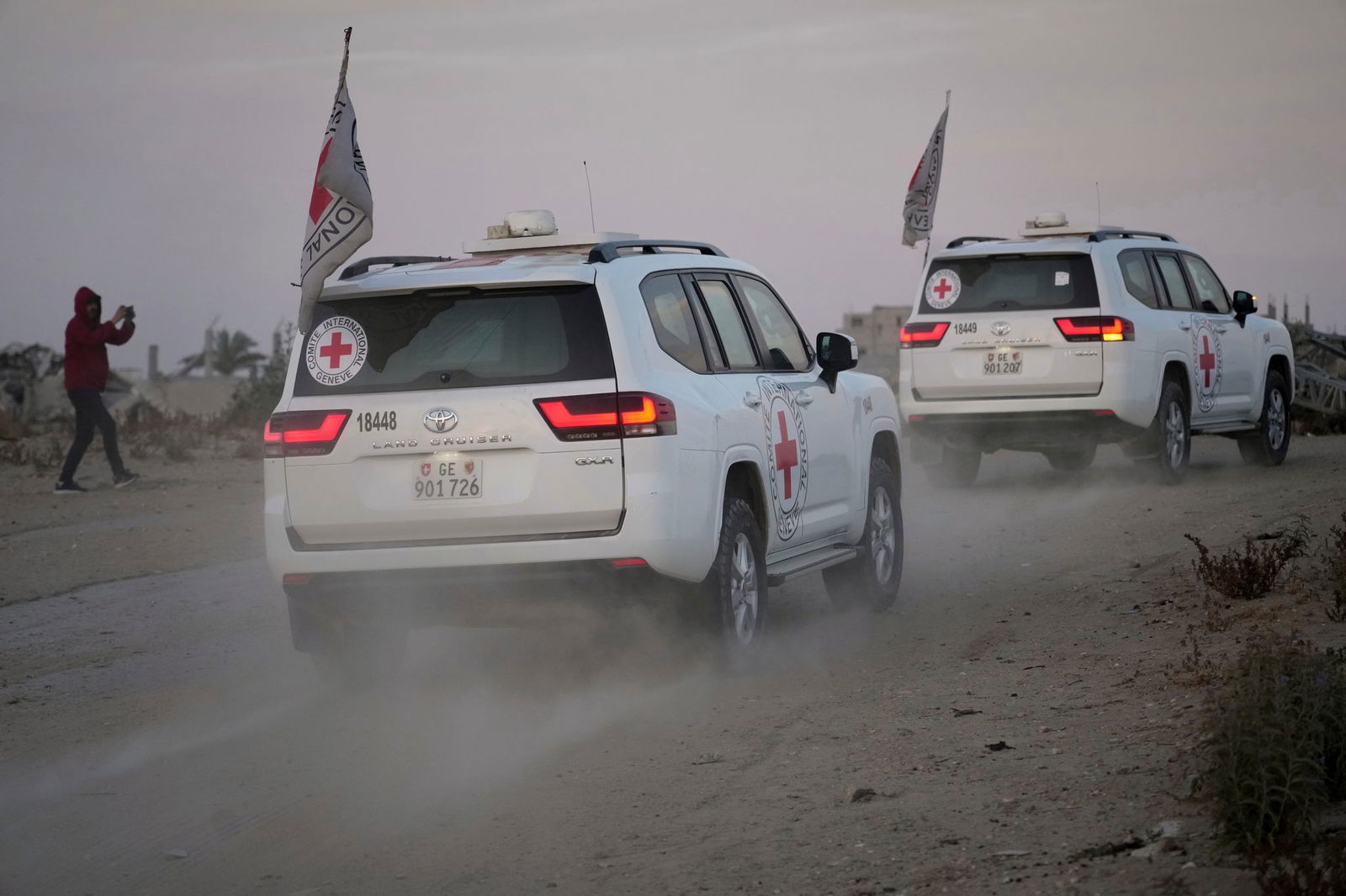 Die Hamas will nun ihren Geiseln, die dem Hungertod nahe sind, Hilfe über das Rote Kreuz zukommen lassen. (Archivbild) 