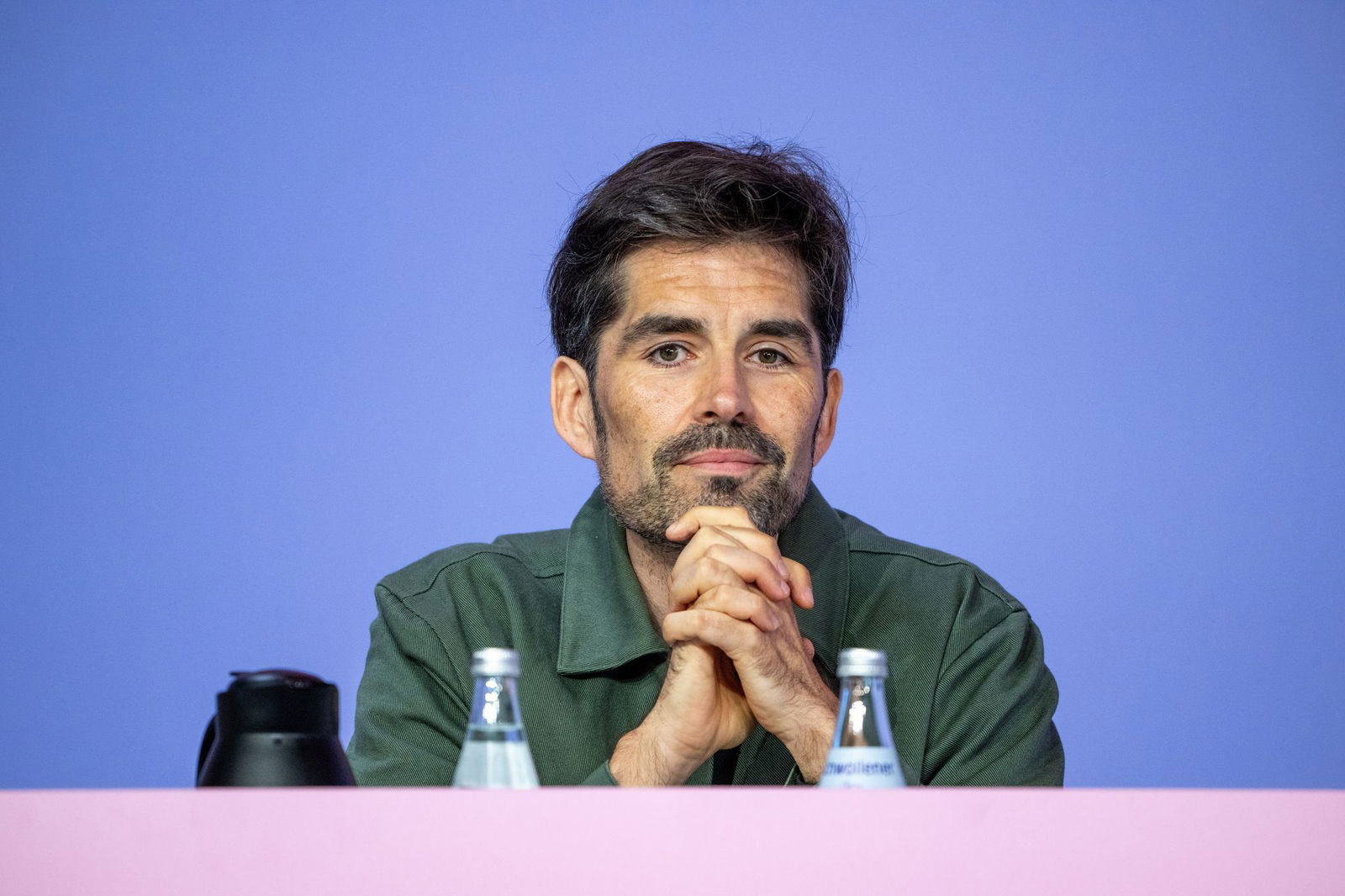 Bildungsminister Sven Teuber (SPD) zieht eine erste positive Bilanz nach einem Jahr Startchancen-Programm für die Schulen. (Archivbild)