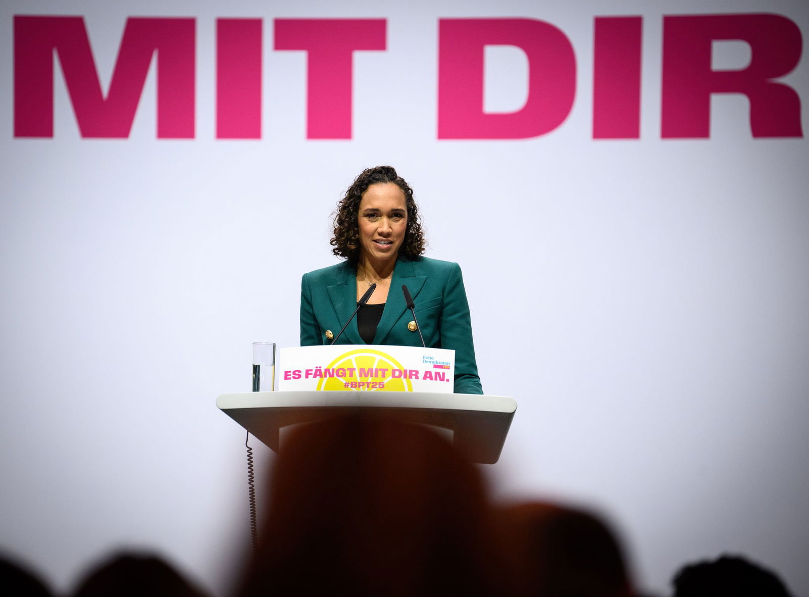 FDP-Generalsekretärin Nicole Büttner will beim Erarbeiten eines neuen Grundsatzprogrammes für die Liberalen auch KI nutzen. (Archivbild)