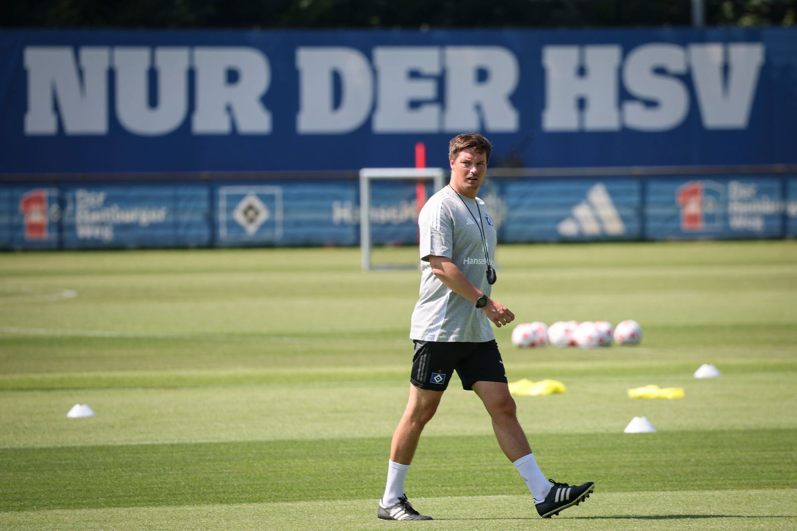 Trainer Merlin Polzin darf sich mit seinem HSV keinen Ausrutscher im Pokal leisten.