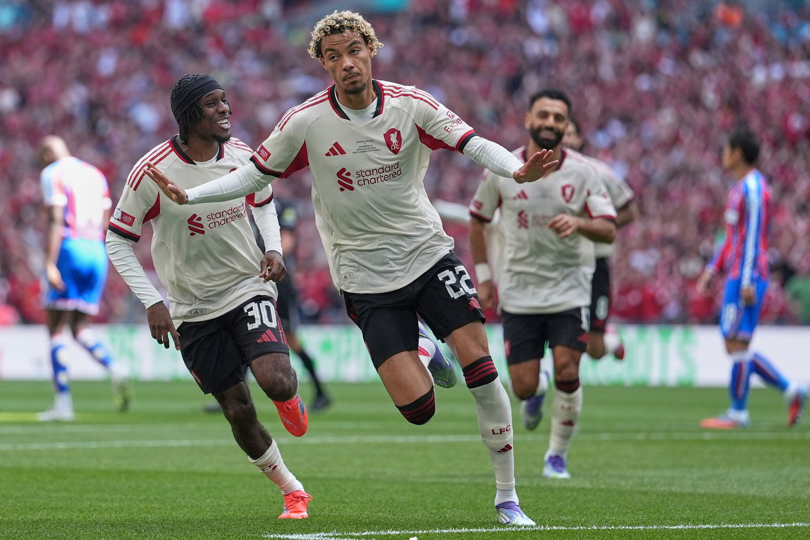 Traf bereits nach vier Minuten: Hugo Ekitiké