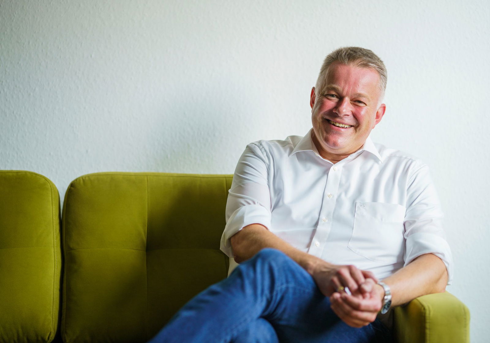 Auch wenn ihn laut einer Umfrage weniger Menschen direkt als Ministerpräsidenten wählen würden als den Konkurrenten Schweitzer, wird Schnieder nicht nervös, wie er sagt. (Archivbild)