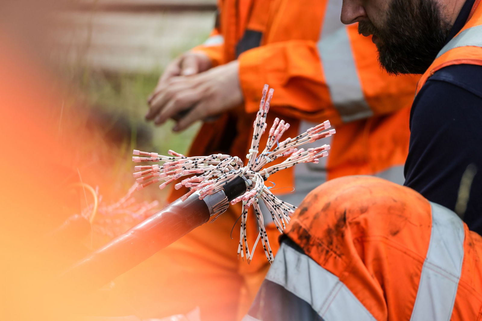 Mutmaßliche Brandstifter halten die Deutsche Bahn in Atem.