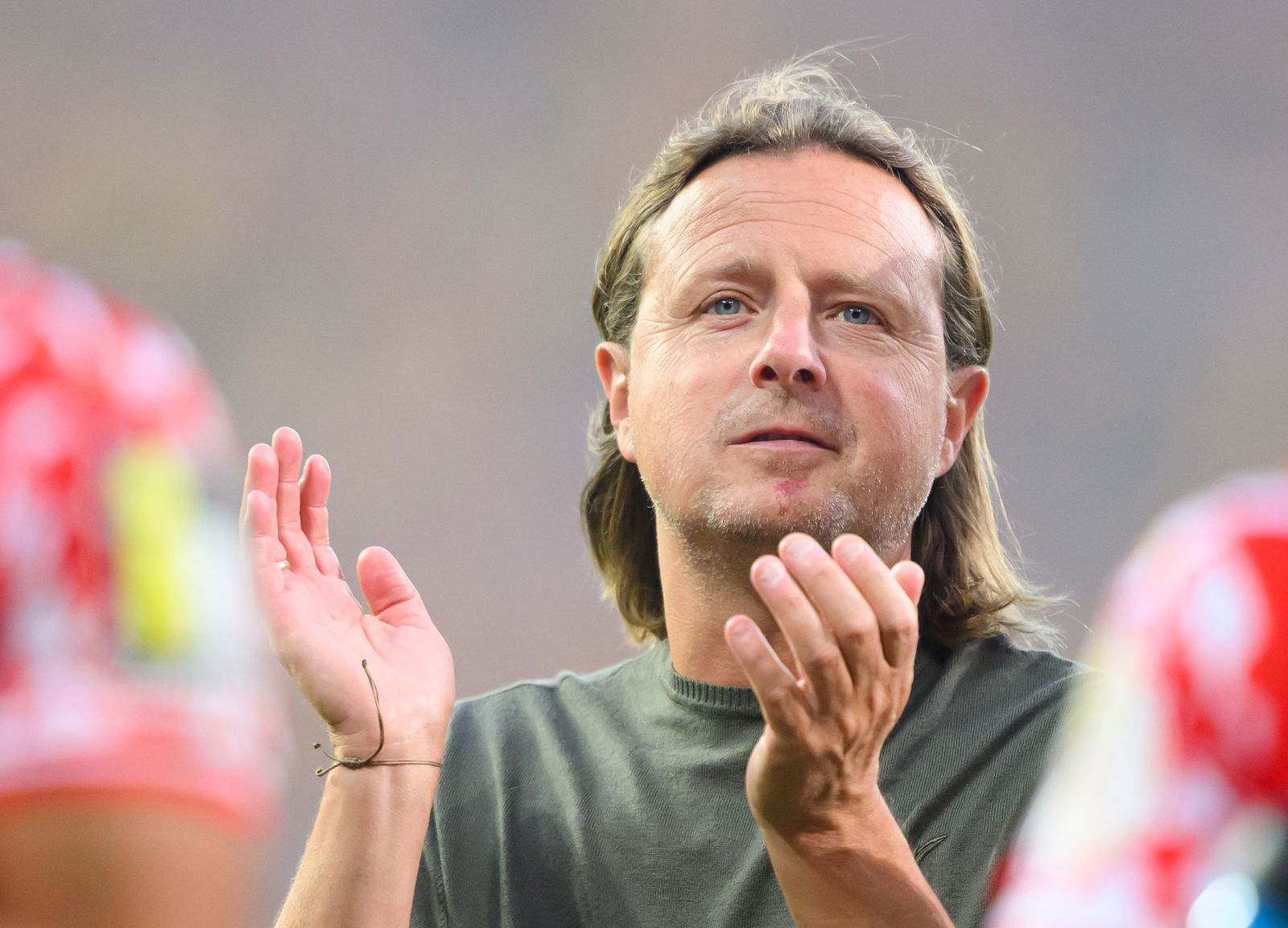 Für den FSV Mainz 05 um Trainer Bo Henriksen startet die Bundesliga mit einem Heimspiel. (Archivbild)