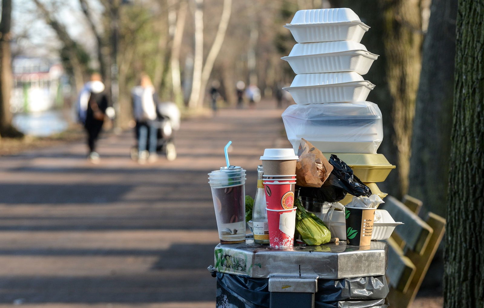 Es wird immer noch zu viel Einweg-Plastik produziert und verwendet. (Archivbild)  