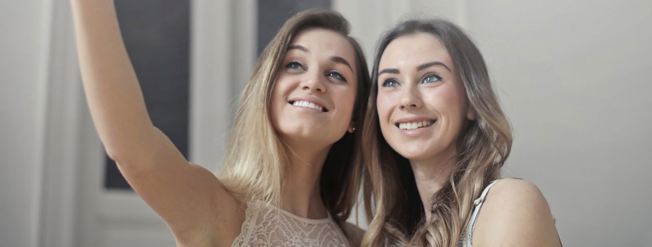 Mädchen machen Selfie