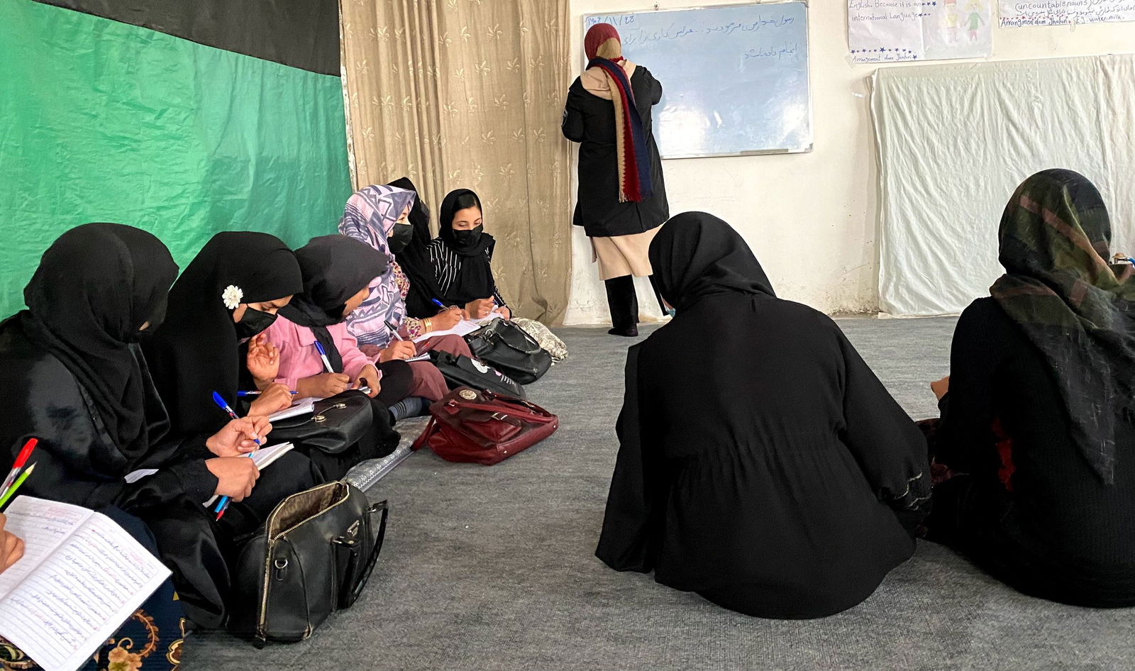 Die islamistischen Machthaber in Afghanistan haben den Zugang zu Bildung für Mädchen massiv eingeschränkt. (Archivbild)
