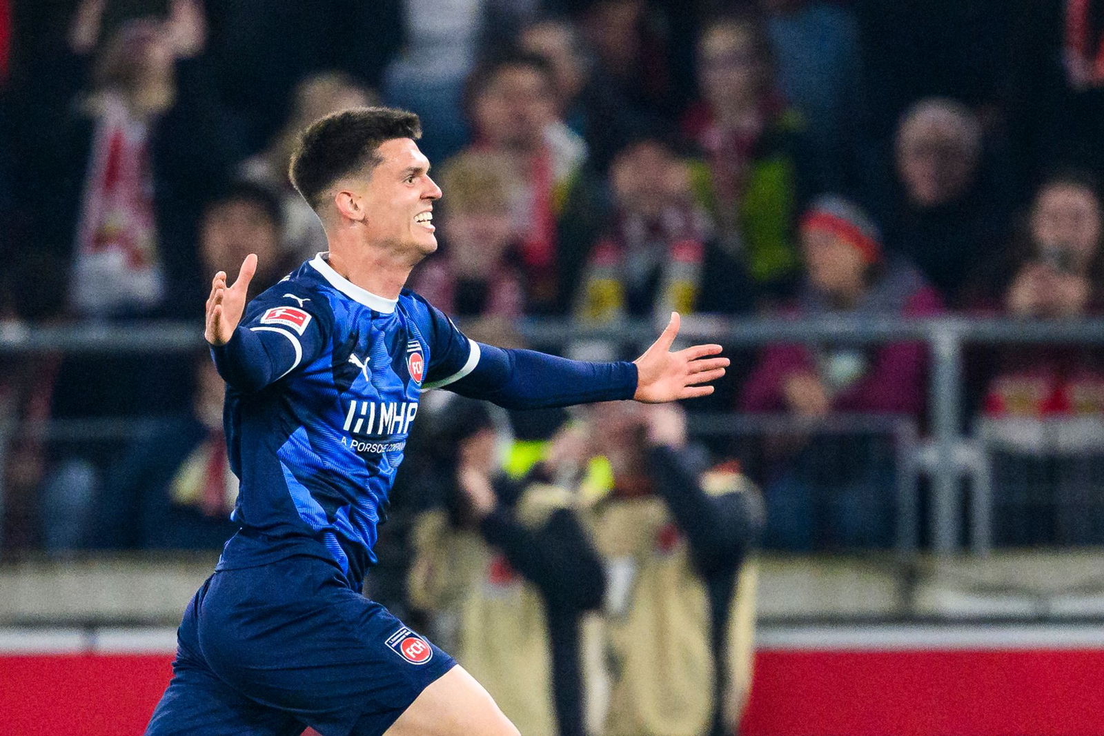 In Hamburg wird Mathias Honsak kein Tor erzielen. Er fällt wegen muskulärer Probleme aus.