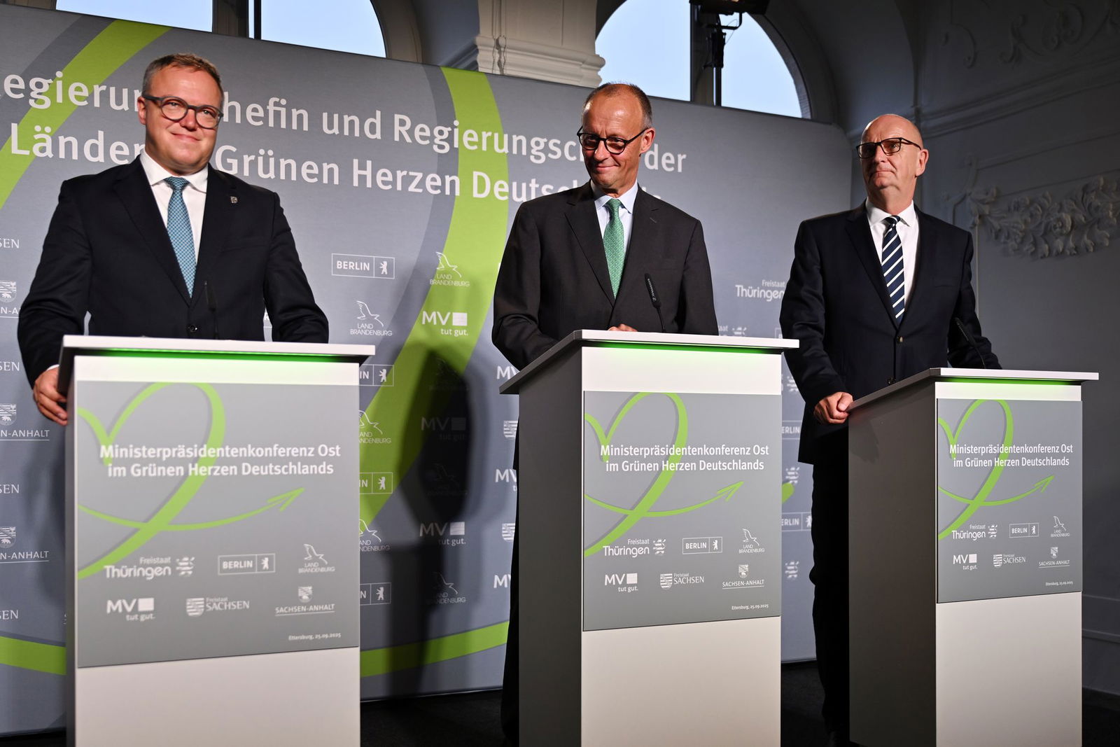 Treffen der ostdeutschen Ministerpräsidenten mit Bundeskanzler Friedrich Merz (CDU)