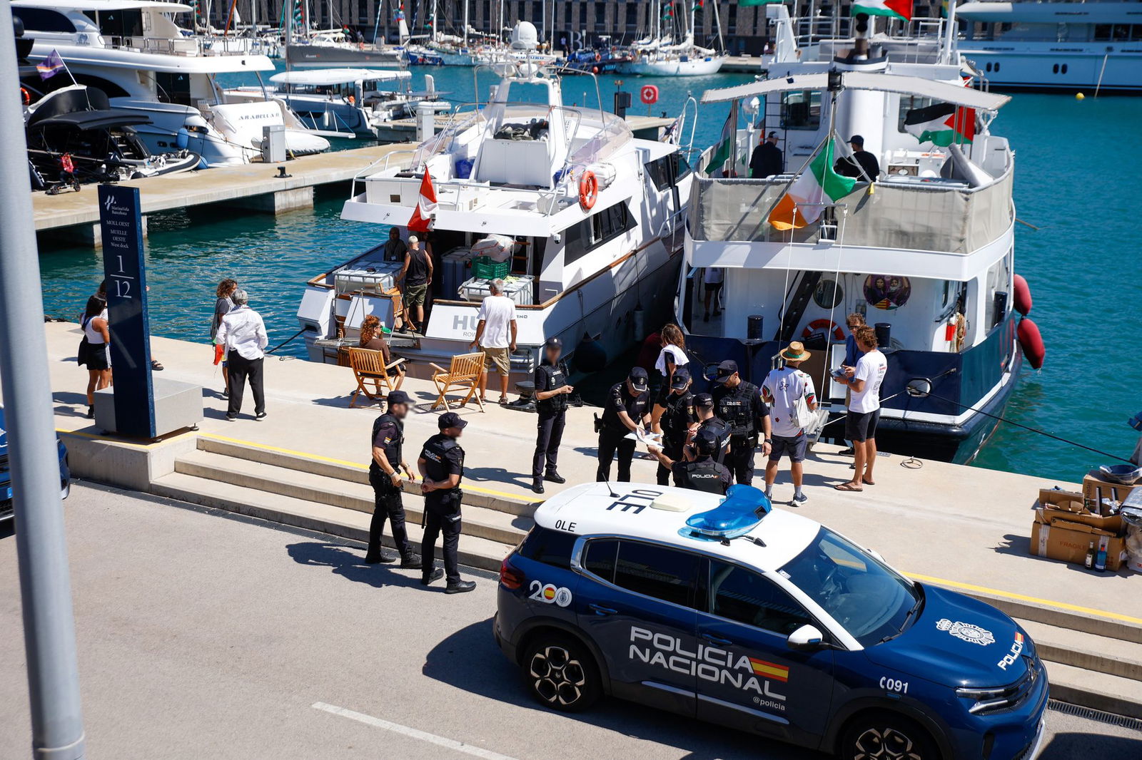 Die gut 20 Boote mit rund 300 propalästinensischen Aktivisten an Bord nahmen die Fahrt inzwischen wieder auf.