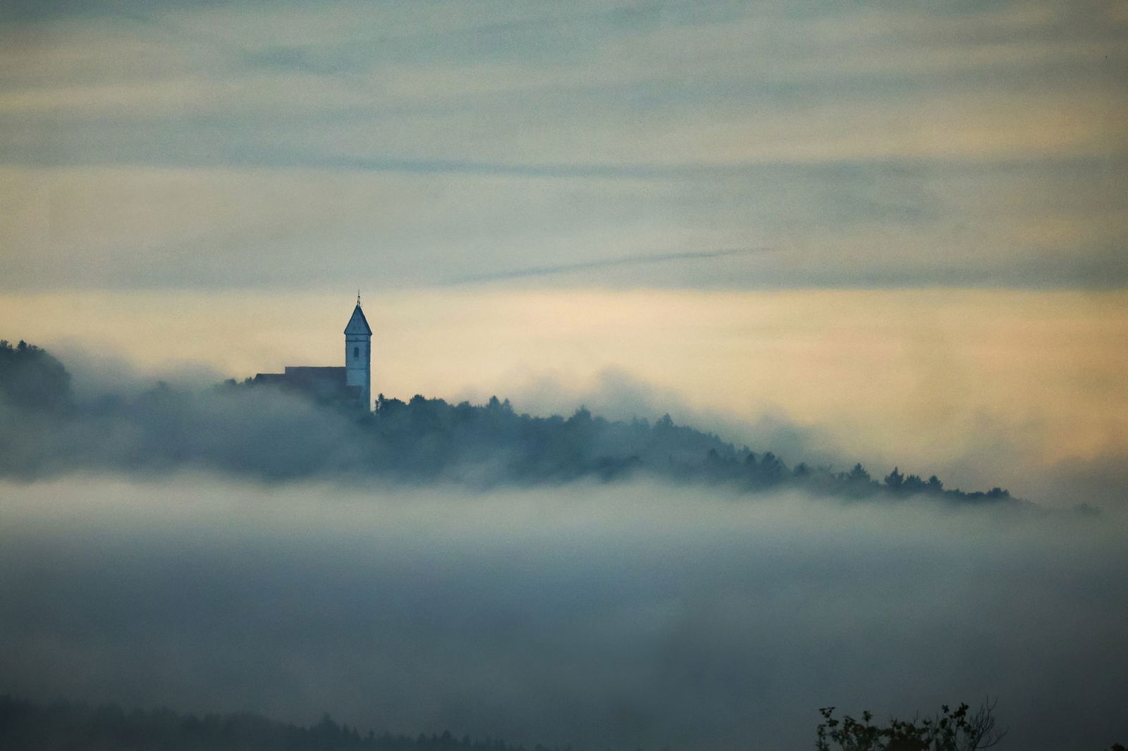Regenschirme raus - im Südwesten erwartet der DWD Regen und einzelne Gewitter.