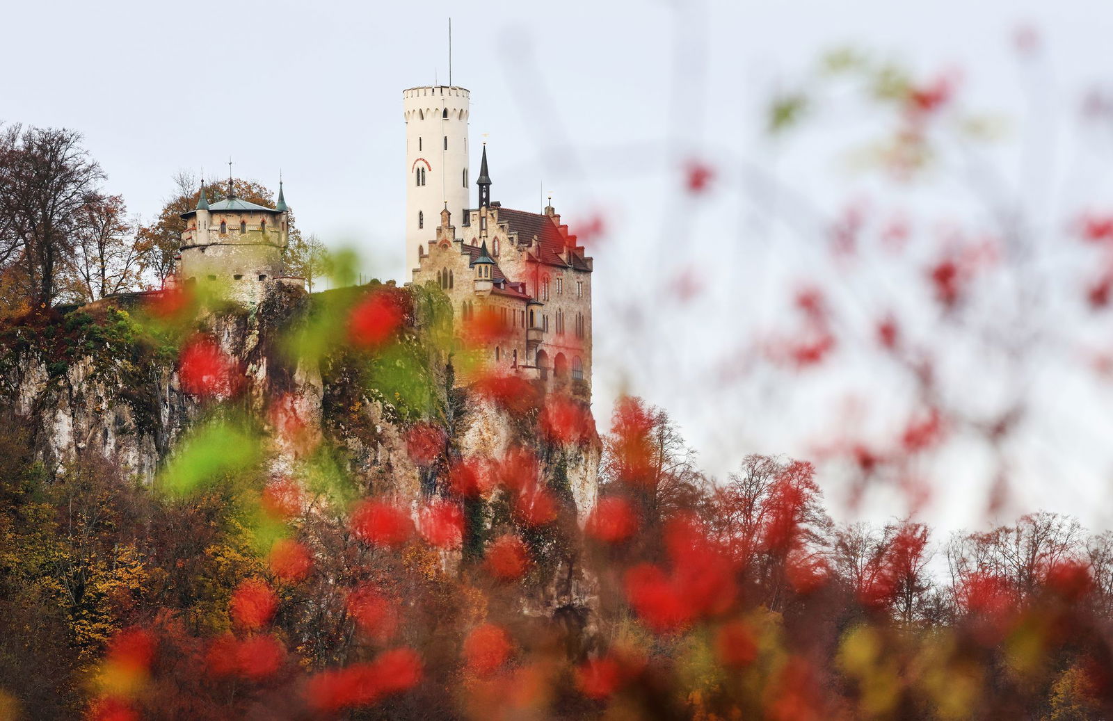 Der Albaufstieg bei Schloss Lichtenstein ist nach einem Steinschlag gesperrt. (Archivbild)
