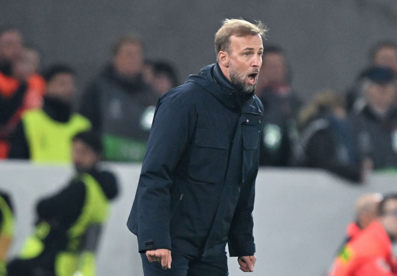 VfB-Trainer Sebastian Hoeneß trieb seine Mannschaft immer wieder an.