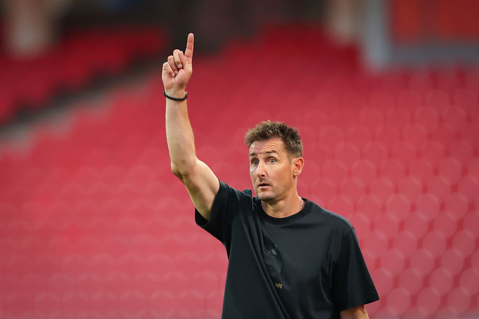 Miroslav Klose weist die Richtung: Aufwärtsgehen muss es mit dem «Club».