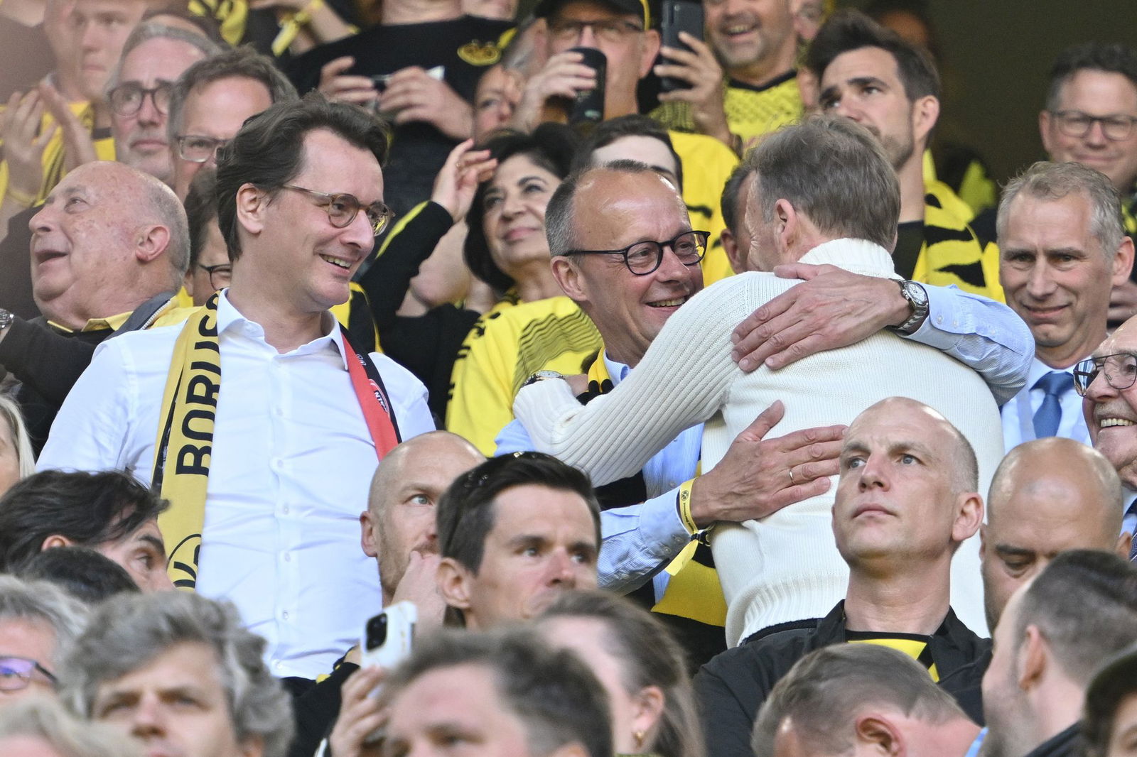  Partei- und BVB-Freunde: Friedrich Merz (Mitte) und Hans-Joachim Watzke (Archivfoto).