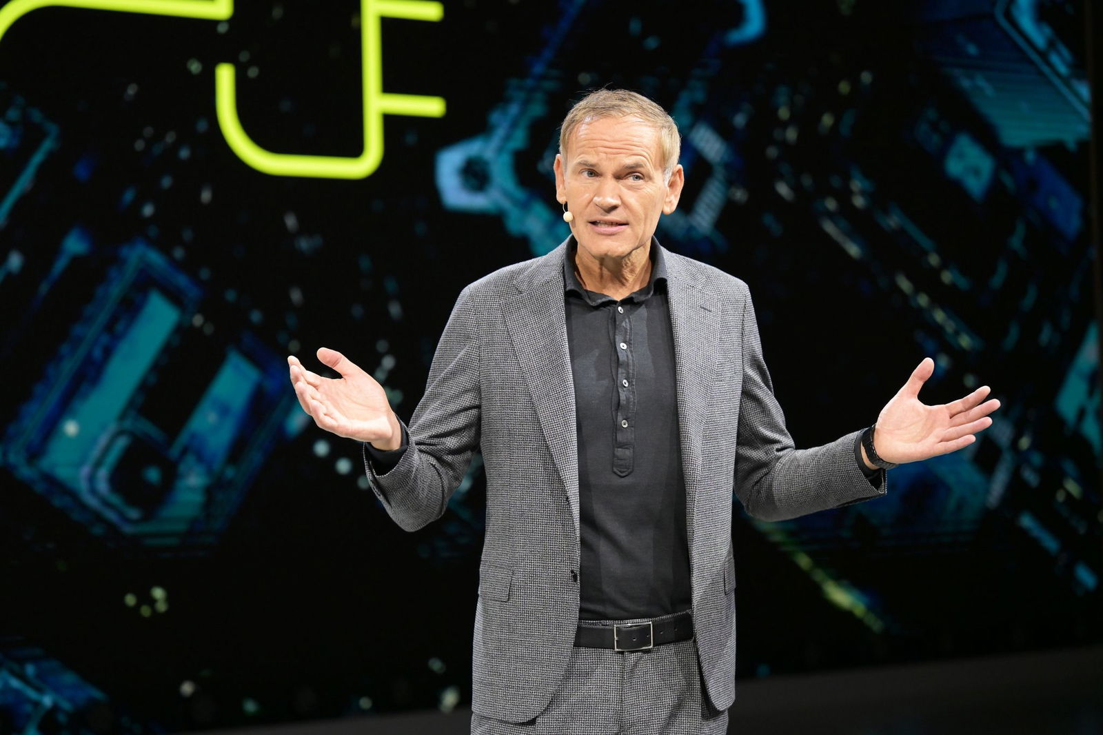 VW- und Porsche-Chef Blume zeigt sich auf der IAA verhalten optimistisch.