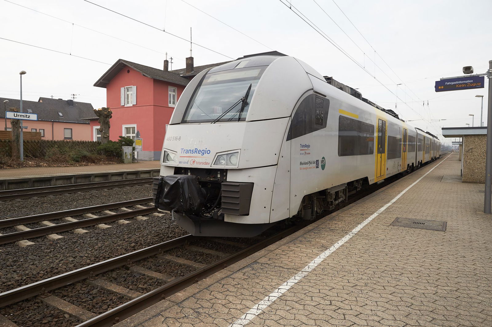 An der geplanten Generalsanierung der links- und rechtsrheinischen Bahnstrecke darf nach Ansicht von Pro Bahn nicht gespart werden. (Archivbild)