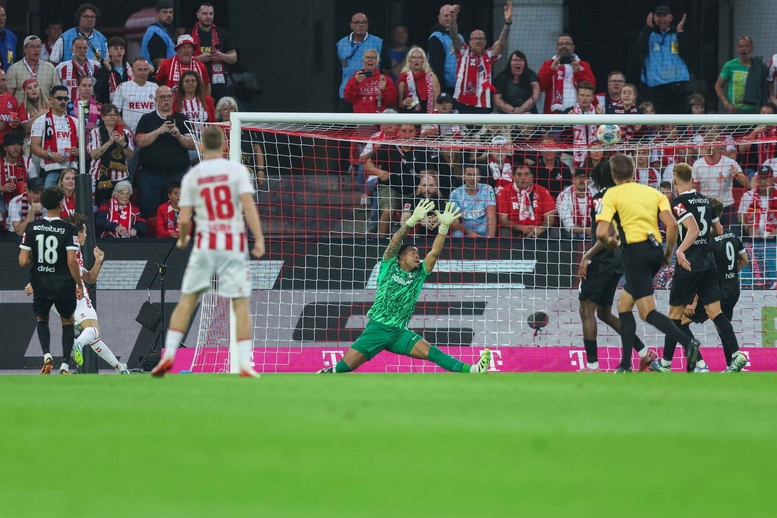 Vor allem in der Defensive hat der SC Freiburg viel Arbeit vor sich.