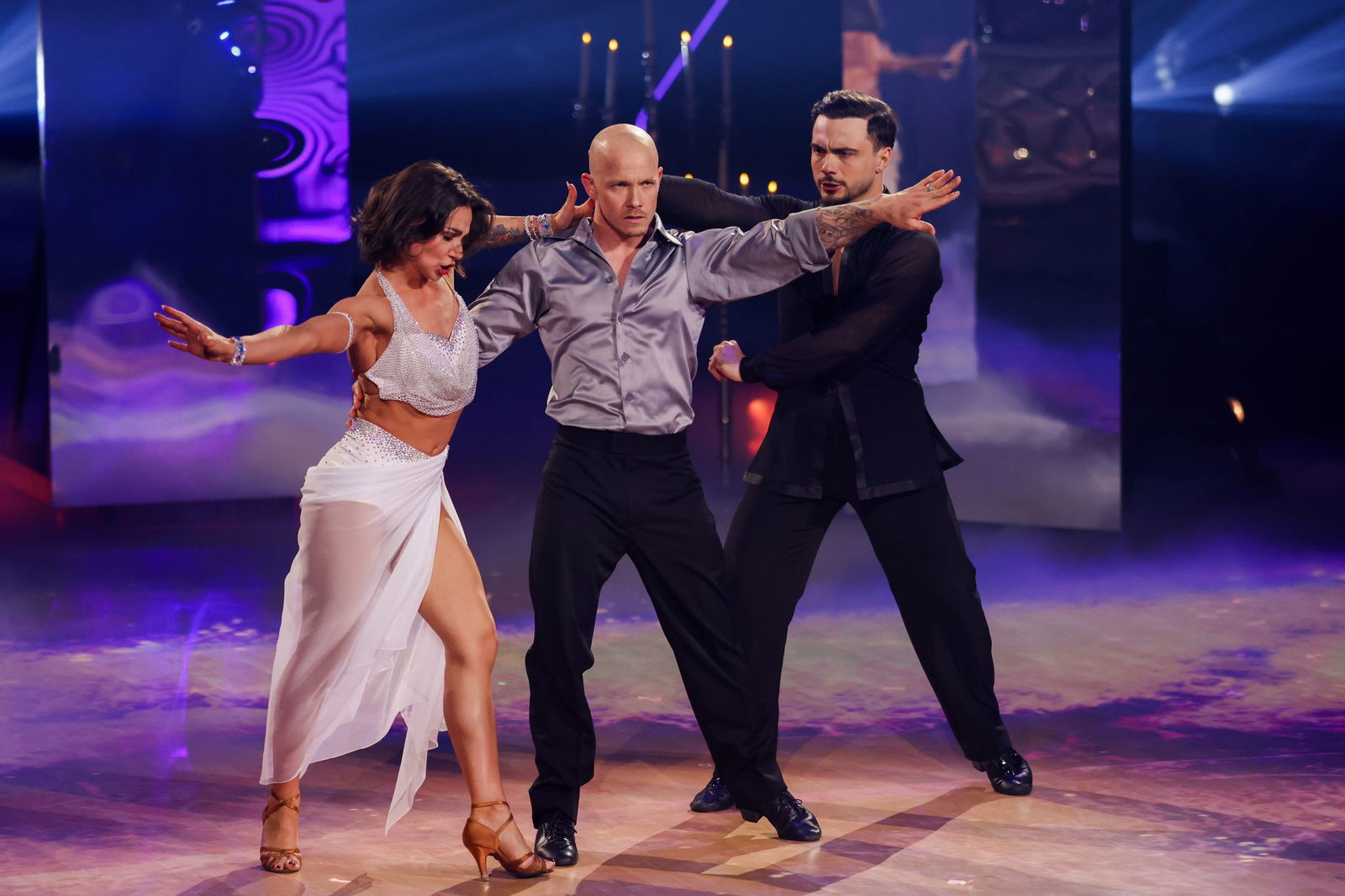 «Let's Dance»-Profitänzer Anastasia (l.) und Sergiu Maruster (r.) haben ihre Traumhochzeit gefeiert. Mit Ex-Turnprofi Fabian Hambüchen (M.) ertanzte sich «Nastia» den dritten Platz.
