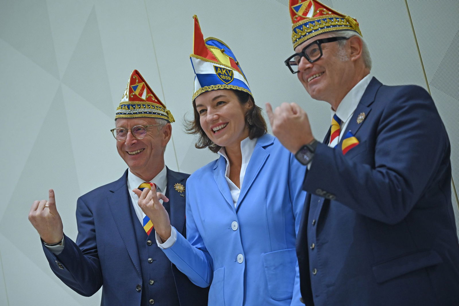 Im Januar muss Bär eine Rede im vergitterten Narrenkäfig halten.