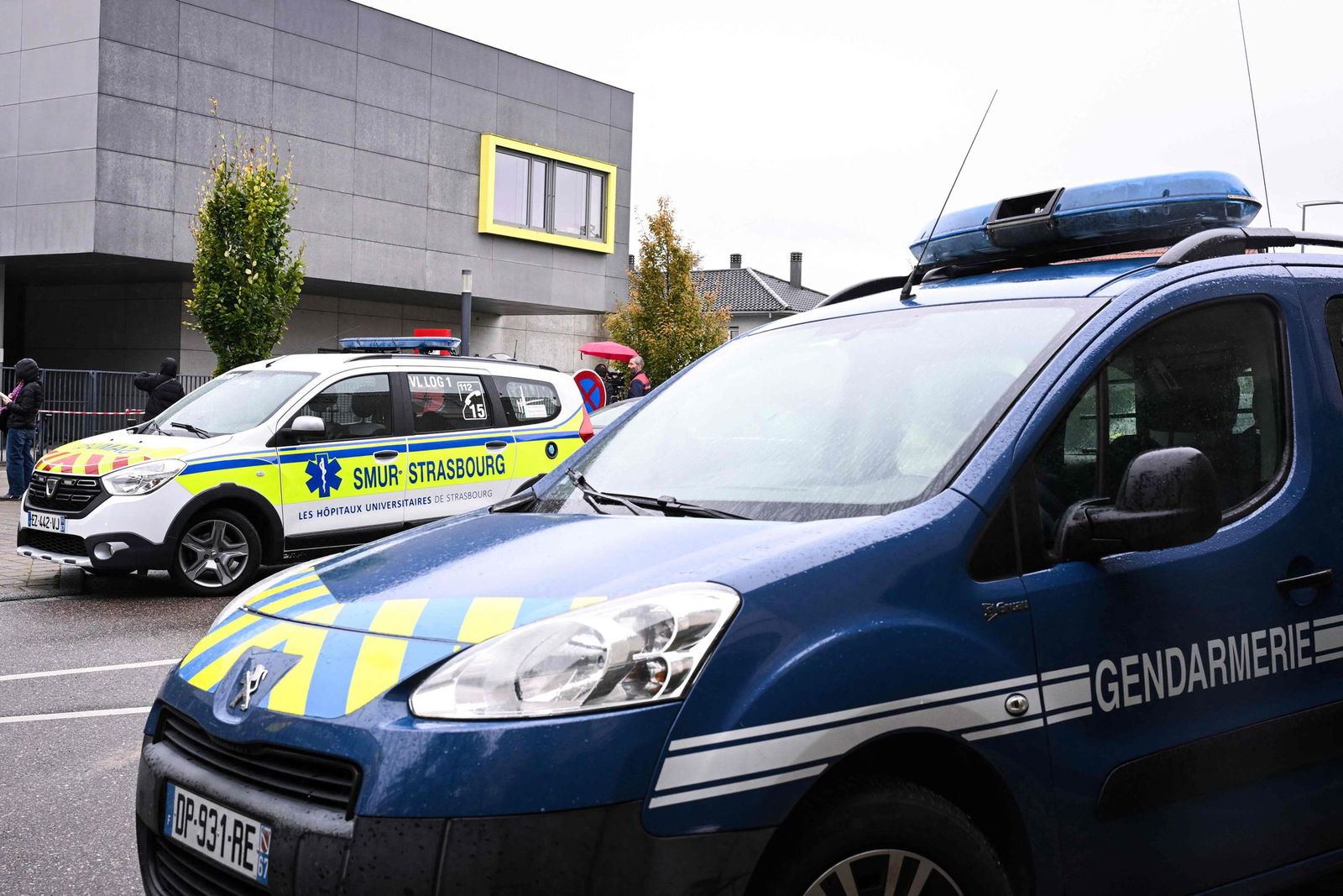 Der Jugendliche hatte am vergangenen Mittwoch seine Lehrerin vor Unterrichtsbeginn im Schulflur mit einem Messerstich im Gesicht verletzt. (Archivbild)