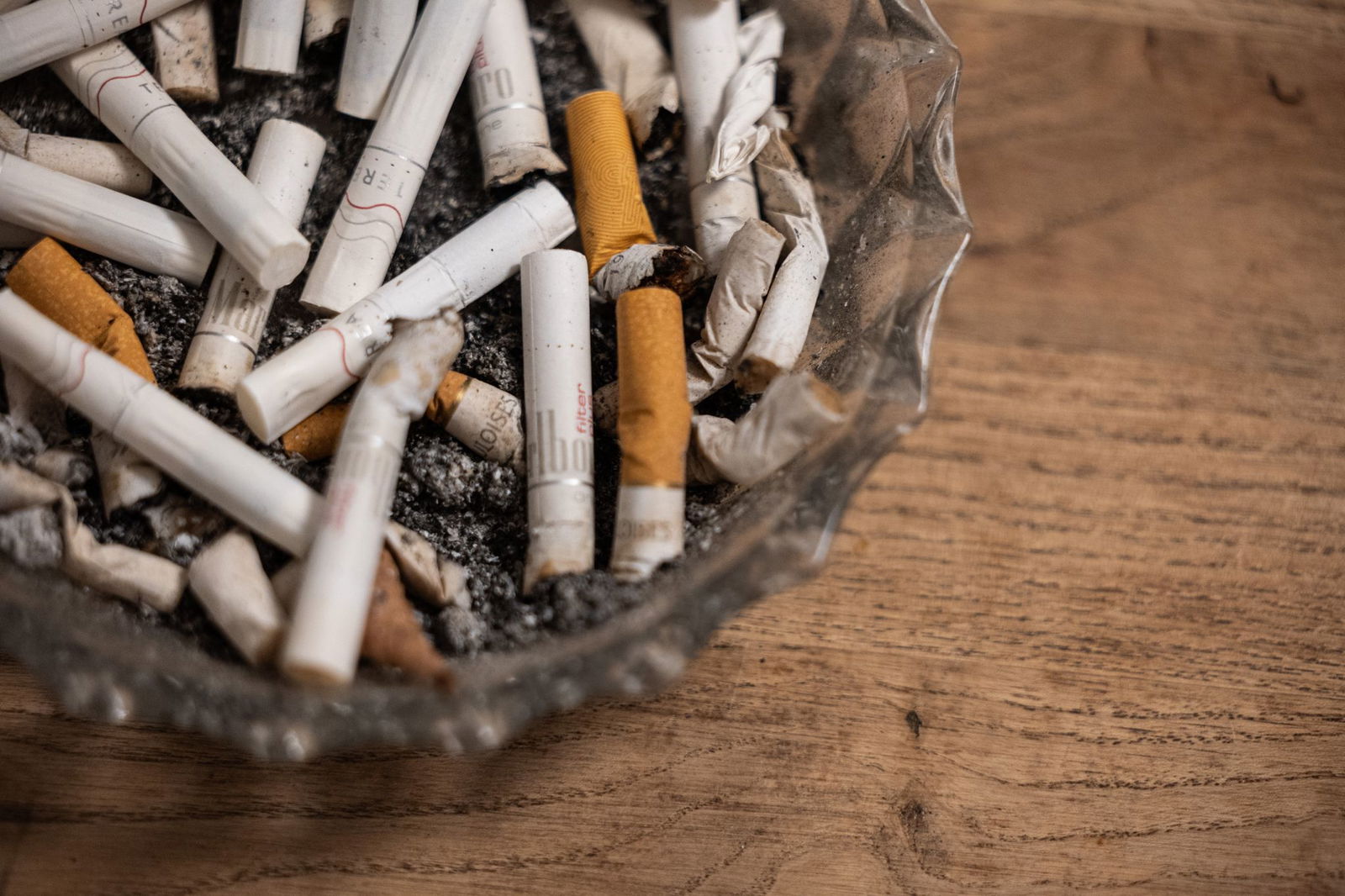 Fast jede fünfte Krebsdiagnose in Deutschland ist durch das Rauchen bedingt. (Archivbild)