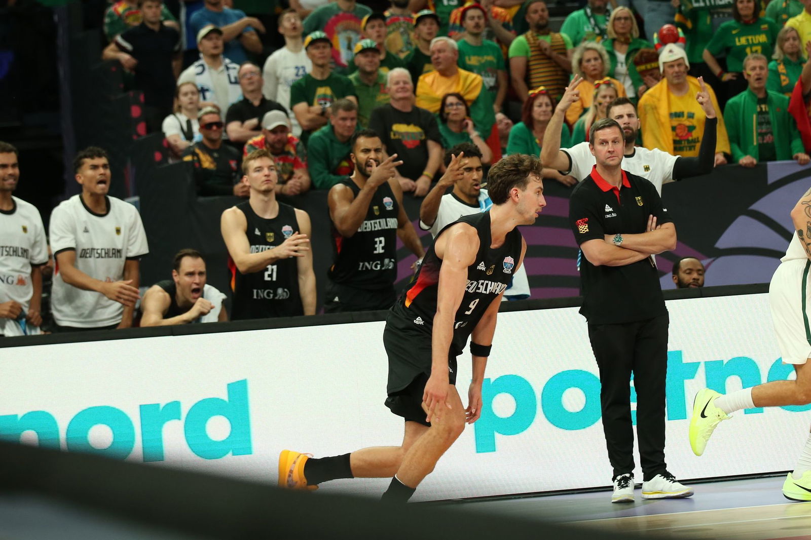 Viel Grund zum Jubeln: Franz Wagner trifft einen Dreier.